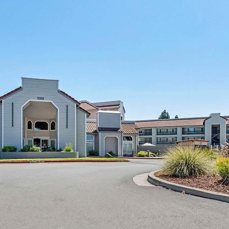 Country Inn & Suites By Radisson, Vallejo Napa Valley, Ca מראה חיצוני תמונה