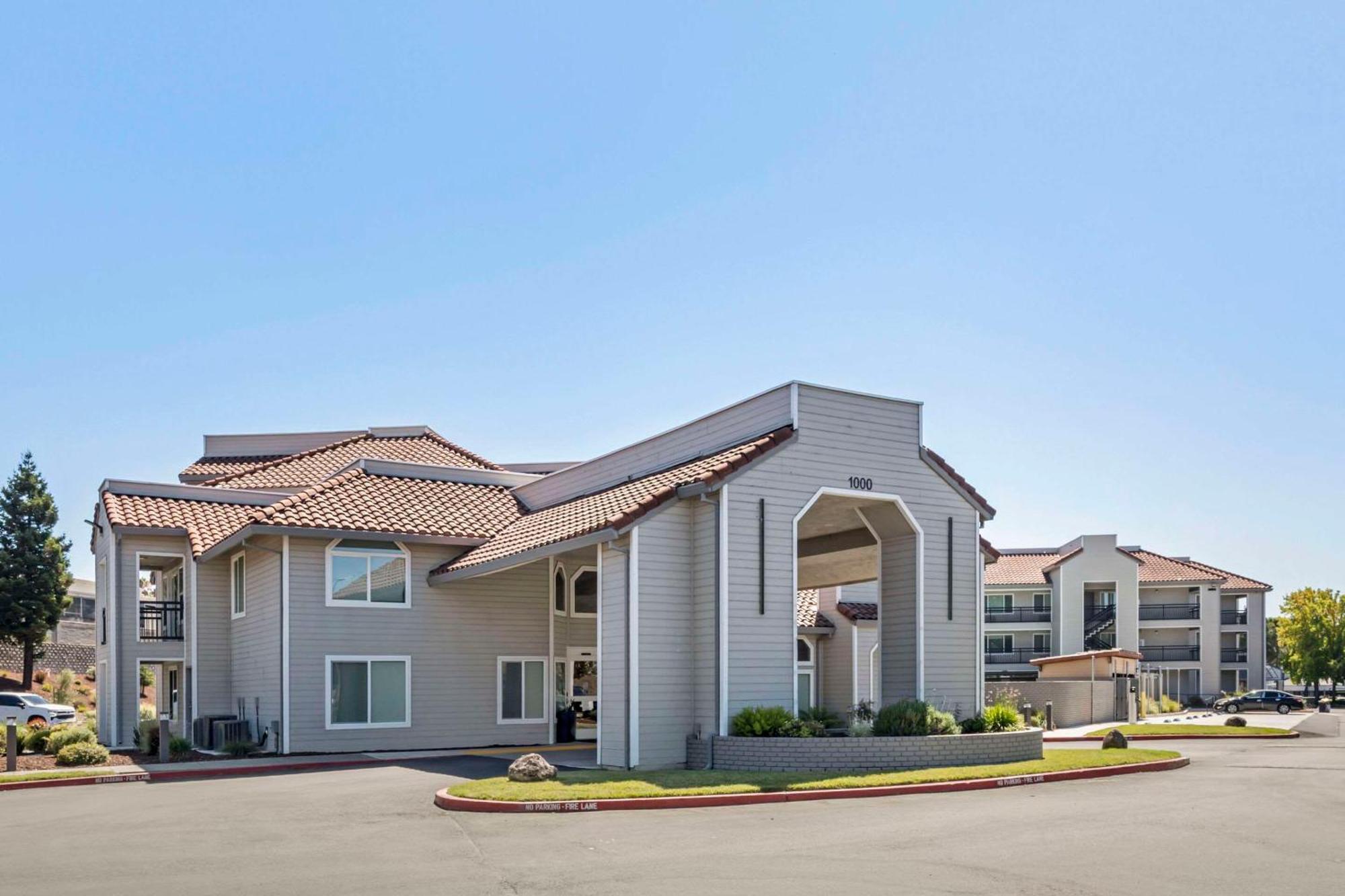Country Inn & Suites By Radisson, Vallejo Napa Valley, Ca מראה חיצוני תמונה